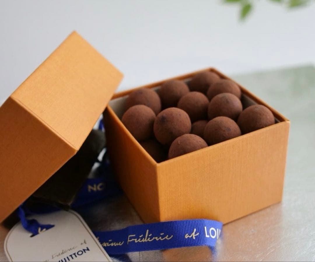 LOUIS VUITTON チョコレート ナッツ トリュフ