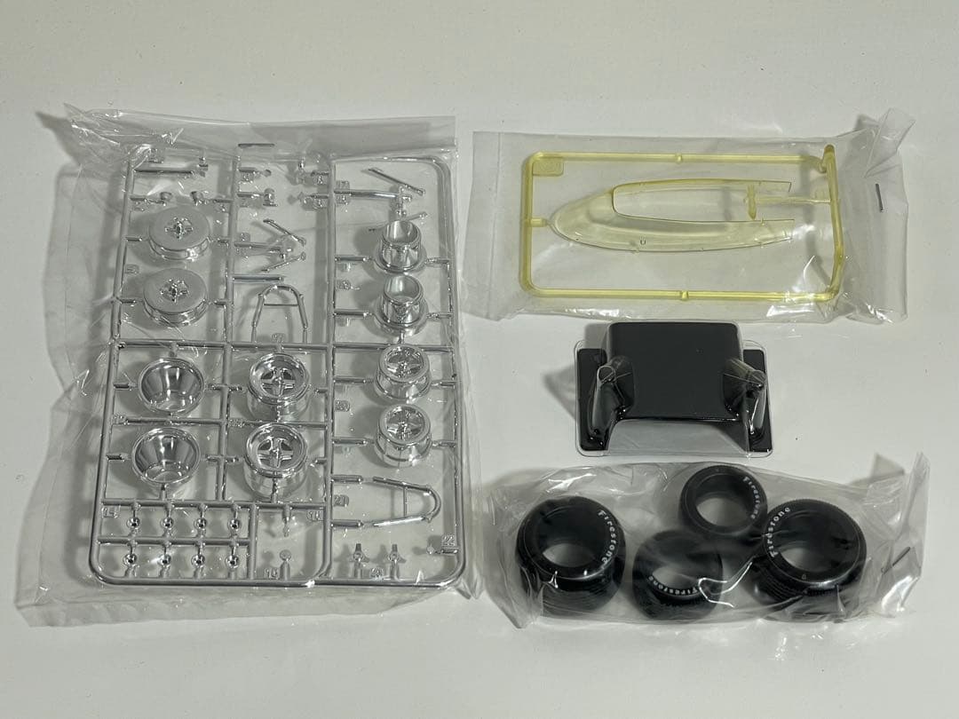 エブロ 1/20 ロブ ウォーカー チームロータス タイプ72C 1970