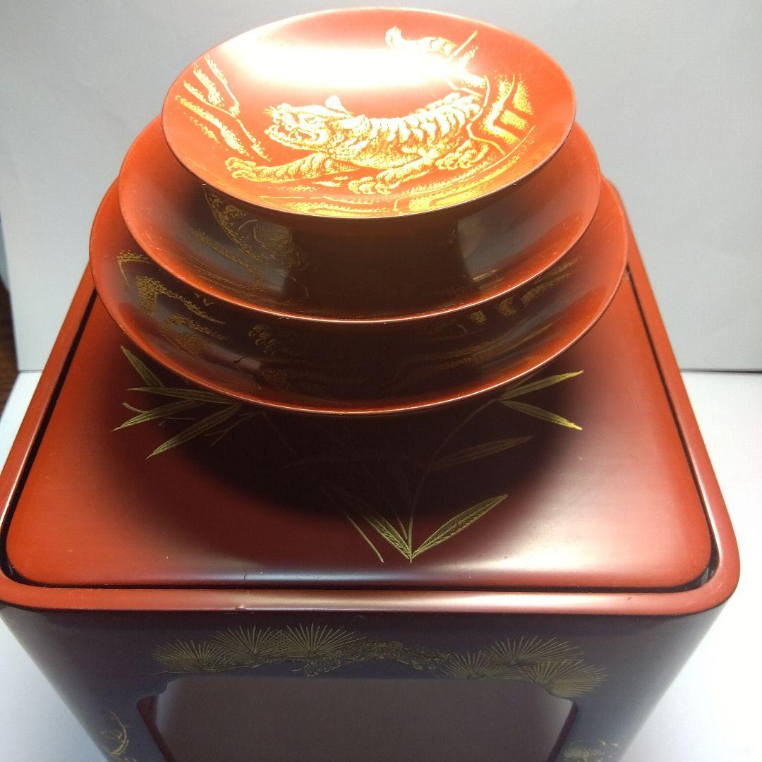 輪島塗　漆器三ッ組盃　沈金　虎の図　在銘　松竹梅　天然木　当日物　美品