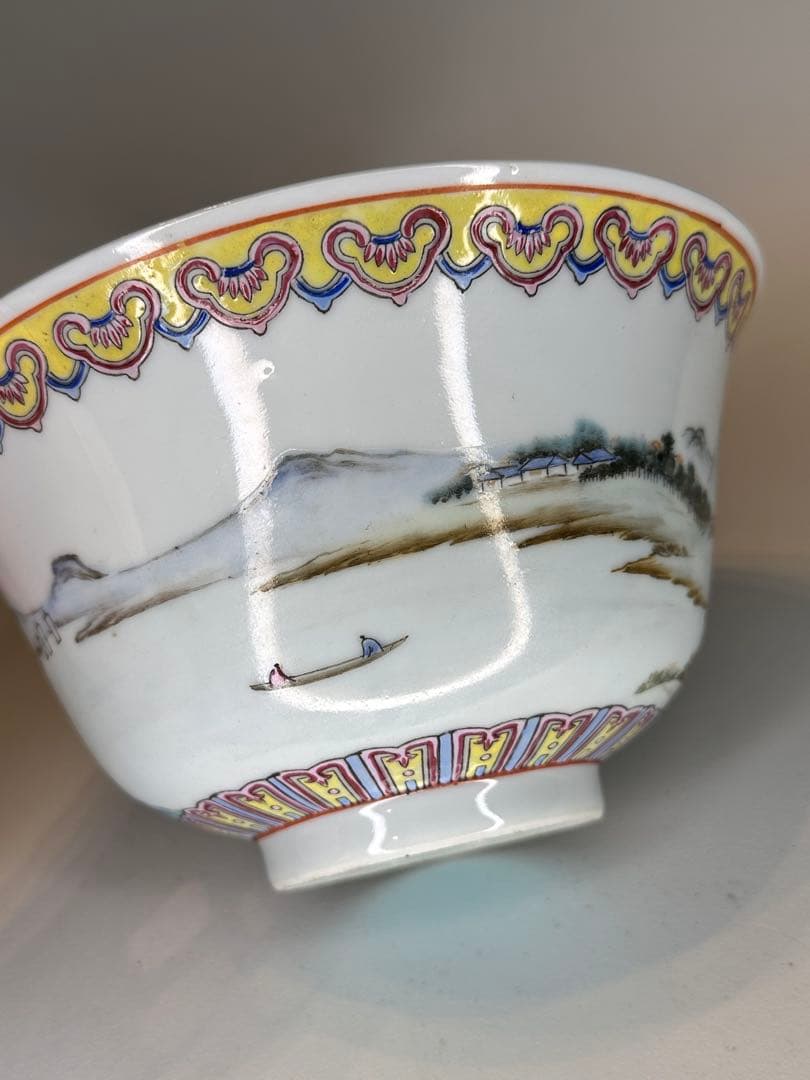 乾隆年製 底款 内側緑地 外側彩絵 人物風景文 碗 鉢古董品 衝線あり