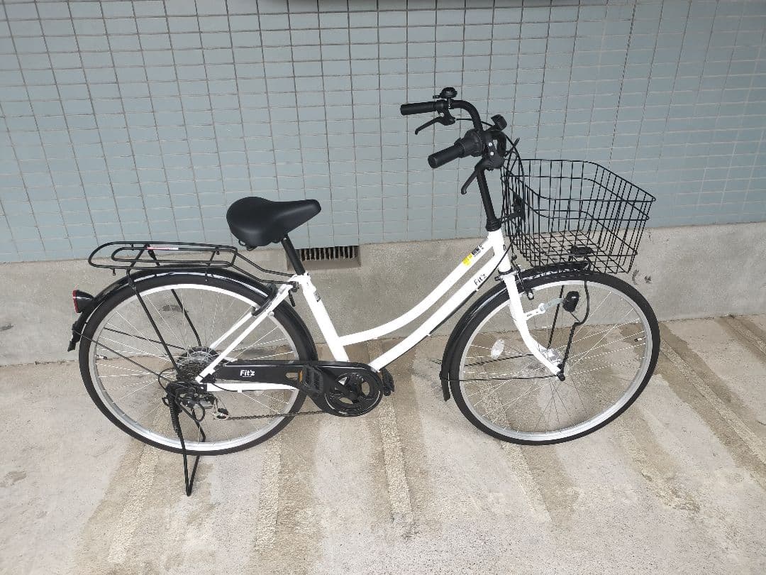 自転車 シティサイクル ホワイト 6段ギア オートライト