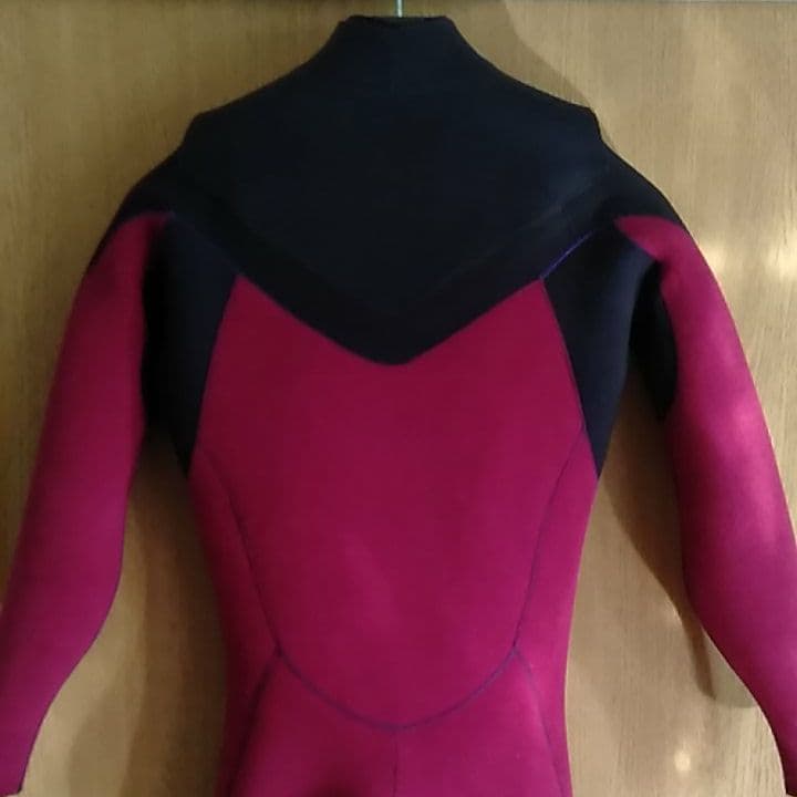 エアタイト　セミドライウェットスーツ