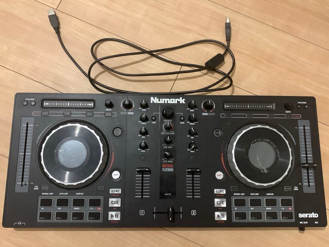 ※値下げ中※Numark Mixtrack Platinum 4デッキDJ