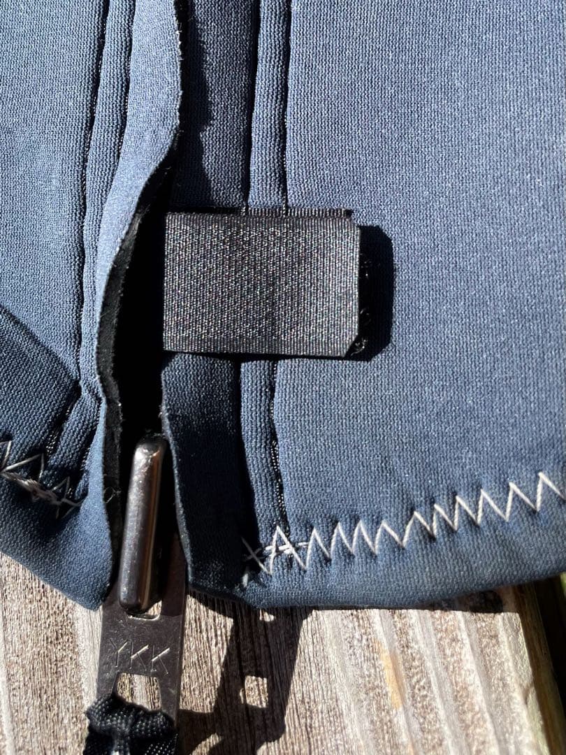 【値下げ】BILLABONG タッパー ジッパー付き レディース ジュニア