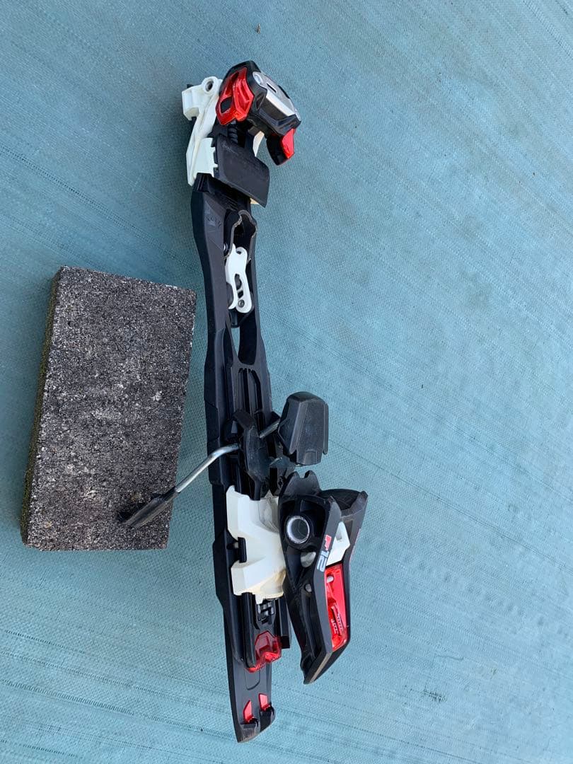 バックカントリー スキー ビンディング