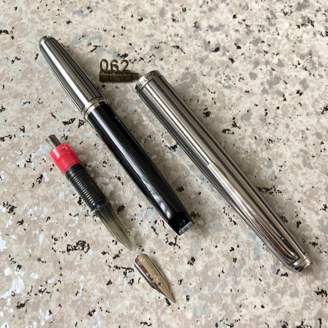 #062 オーバーホール済み 万年筆 プラチナ 蝕刻 ショート18k WG