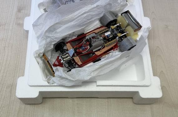 Ferrari F1 ミニカー 1/18 赤