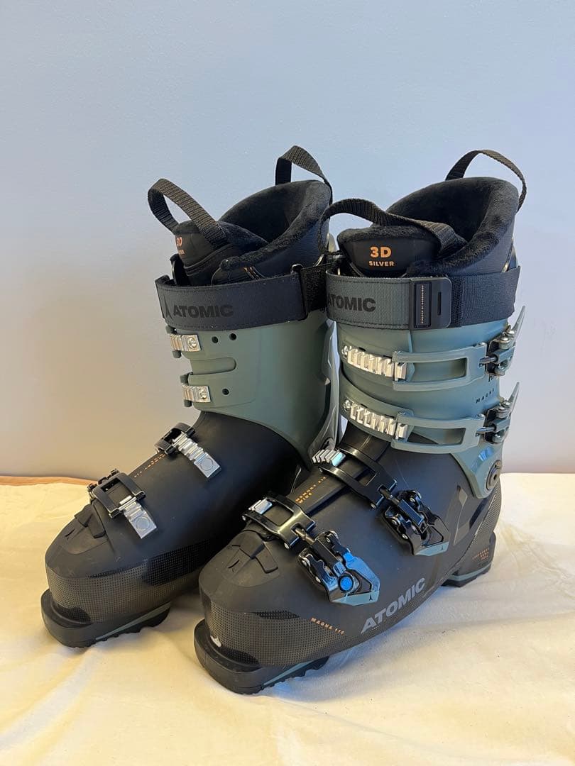 ATOMIC hawx magna110 アトミックスキーブーツ