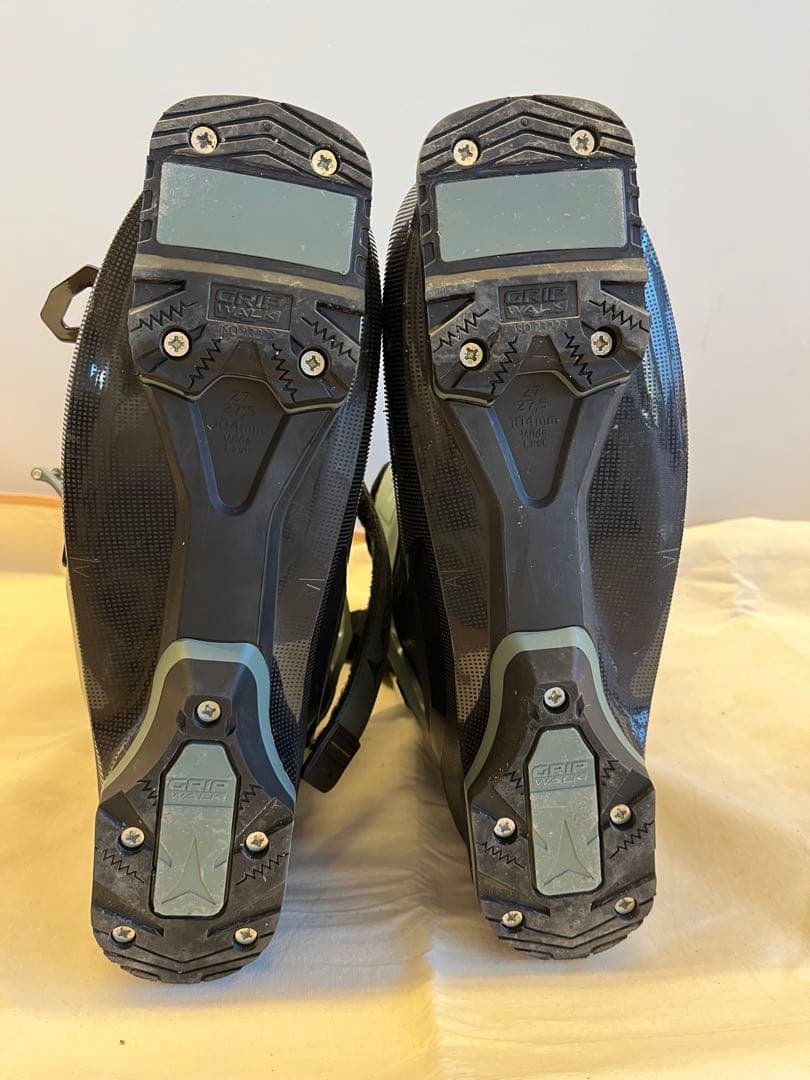 ATOMIC hawx magna110 アトミックスキーブーツ