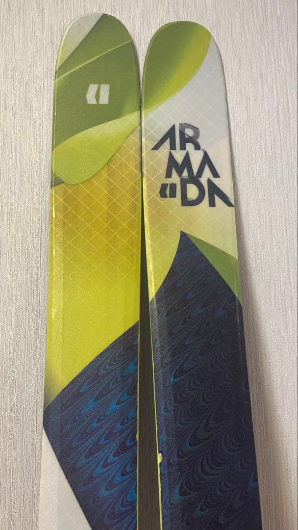 スキー板　レディース　アルマダ