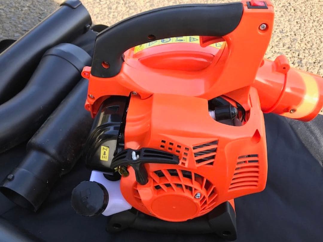 1台2役 エンジンブロワー バキューム 排気量25.4cc ダストバック付