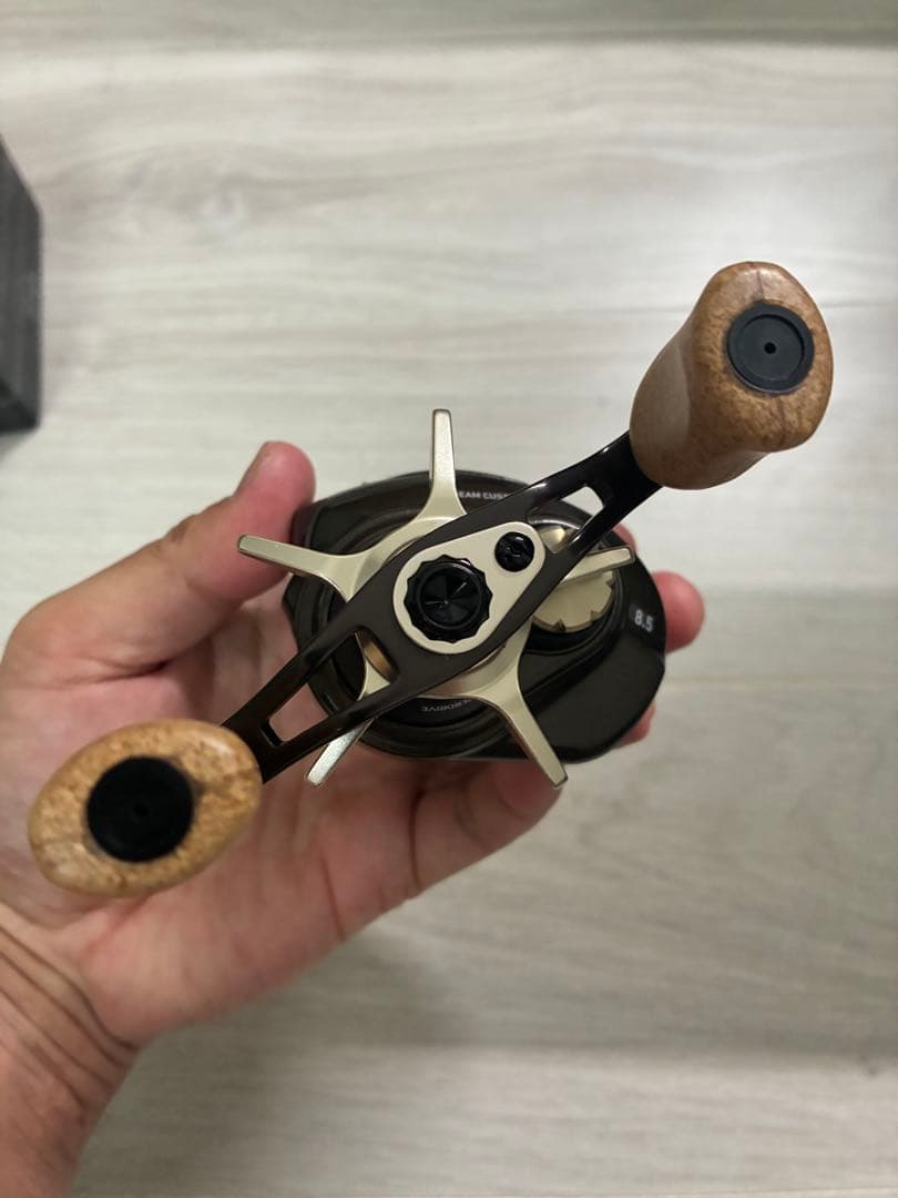 ［超美品］シルバークリーク エア TW ストリームカスタム availスプール