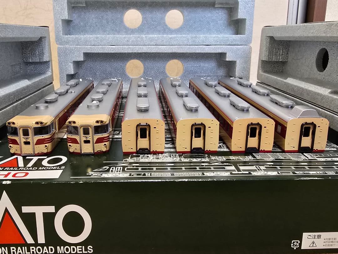 HOゲージ KATO キハ82、キハ80、キロ80 ボディジャンク品