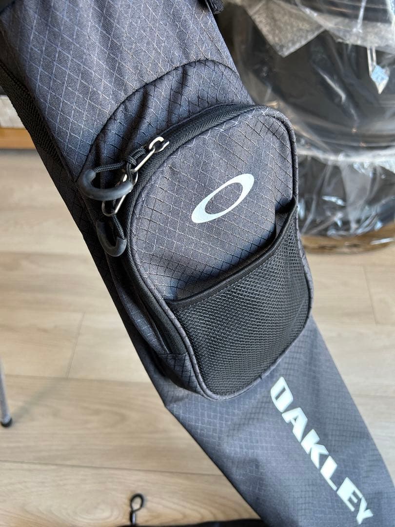 OAKLEY オークリー セルフスタンドバッグ フード付き ブラックアウト