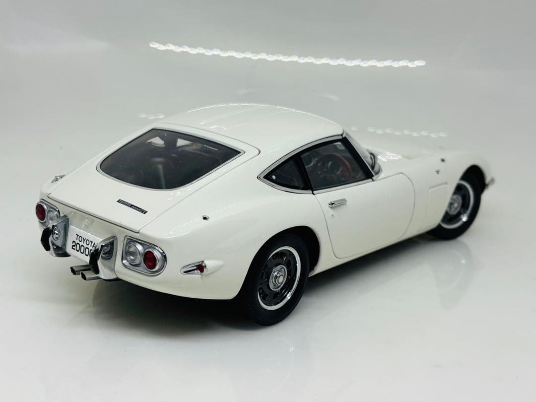 パ*ル様 1/18 AUTO art オートアート トヨタ 2000GT 大型精
