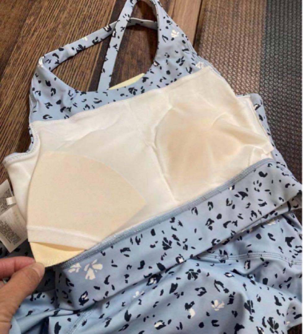 新品　emmi yoga　エミヨガ　ヨガウェアUVカット　吸水速乾　水色　M-L