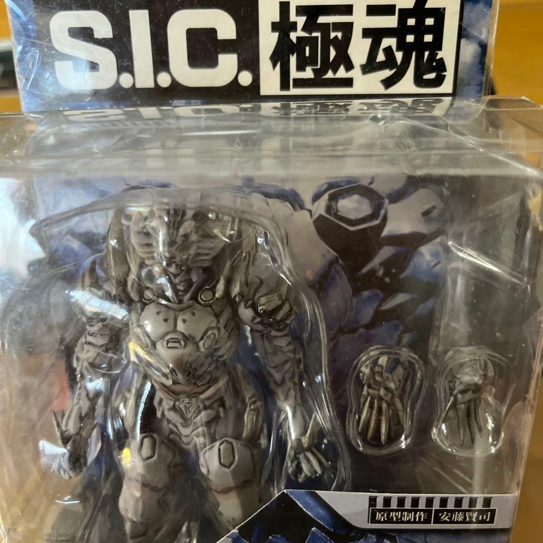 S.I.C. 極魂 WOLF ORPHNOCH フィギュア