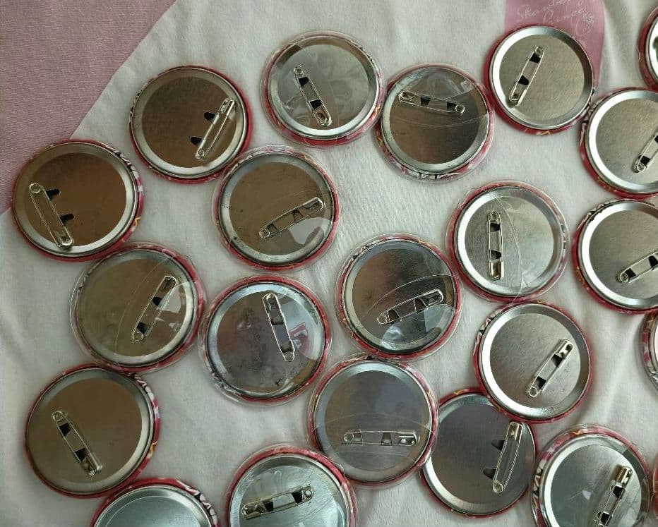 すとぷり　莉犬　缶バッチ　2021　newyear デフォ　ニューイヤー