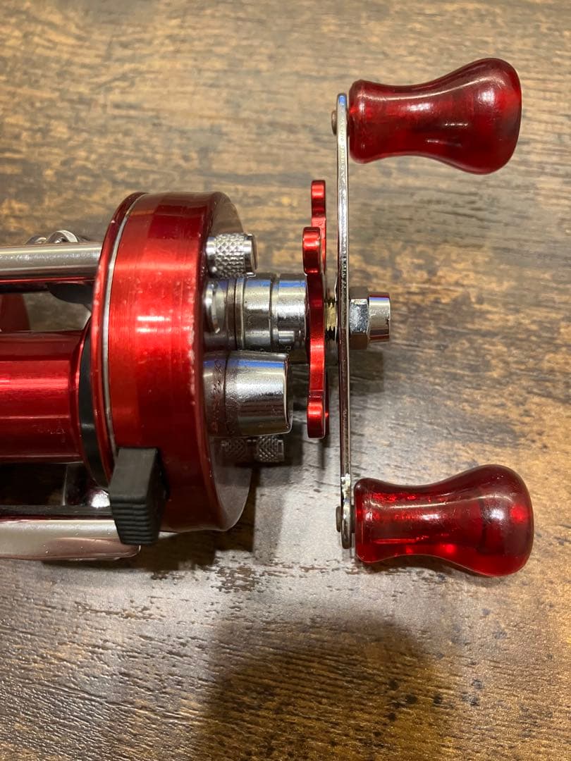 abu アンバサダー 2500C レッド