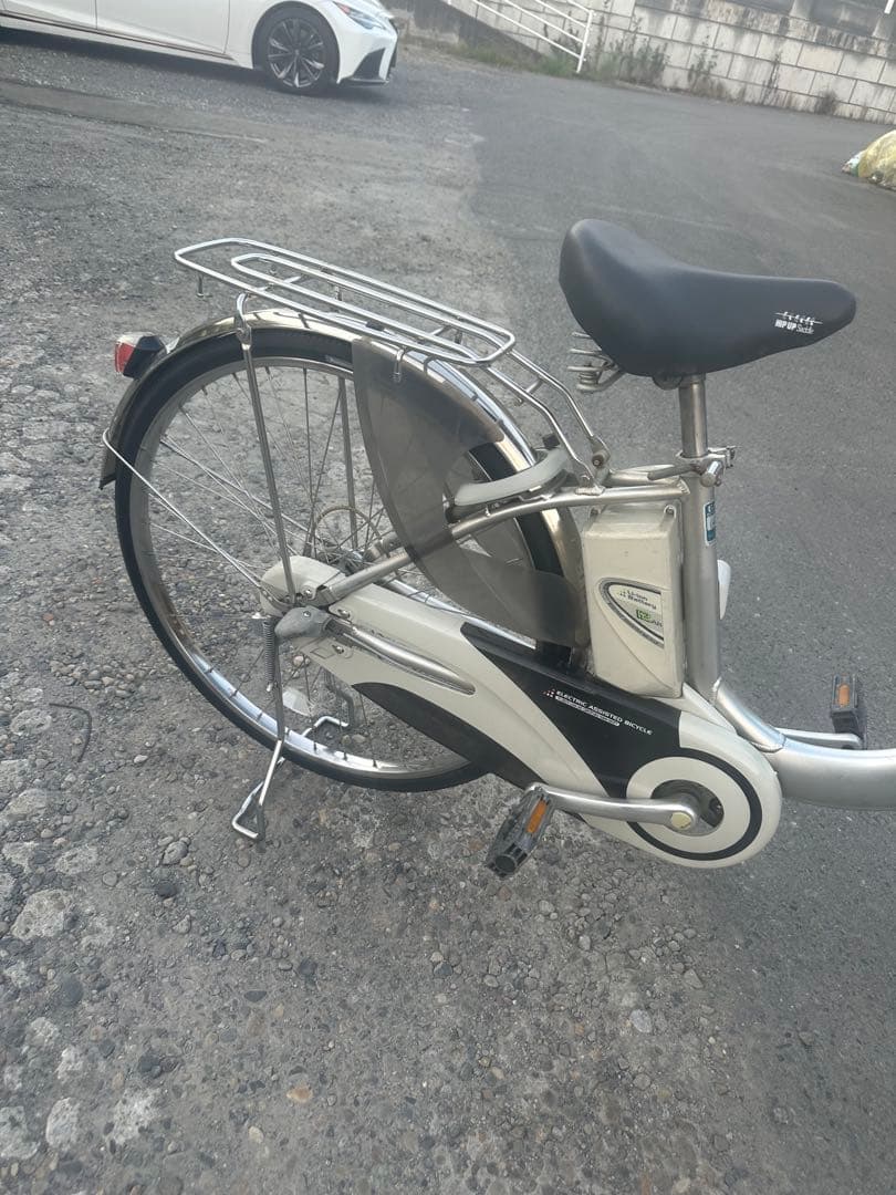 シルバー 電動アシスト自転車 バスケット付き