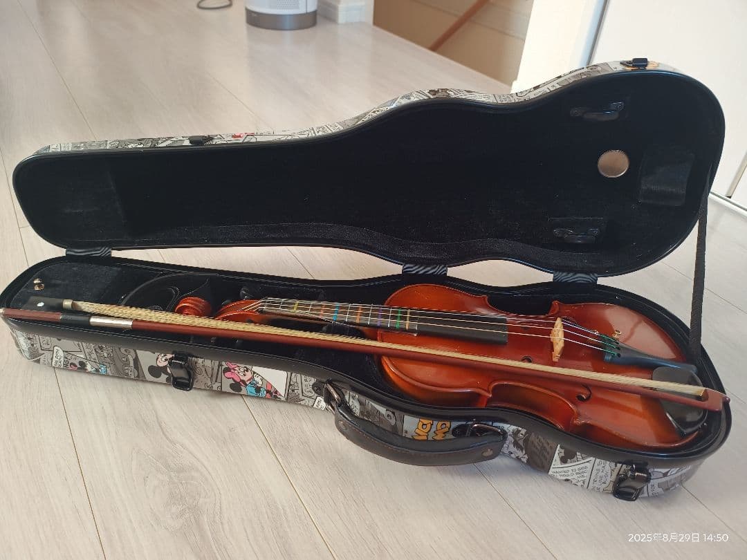 SUZUKI バイオリンとデザインケース付き詳しくは写真ご覧ください