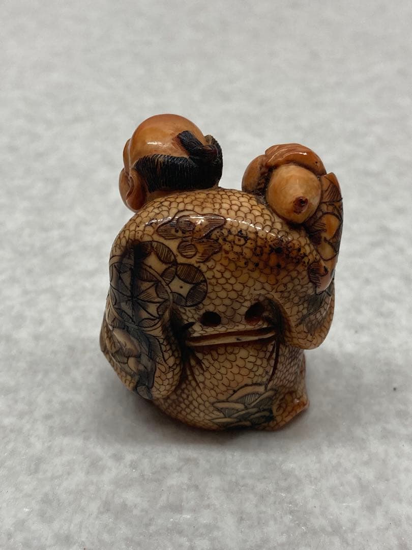 江戸 マンモス 根付 宝山 在銘 酒壺 和服 古美術骨董品 天然素材 彫刻 提物