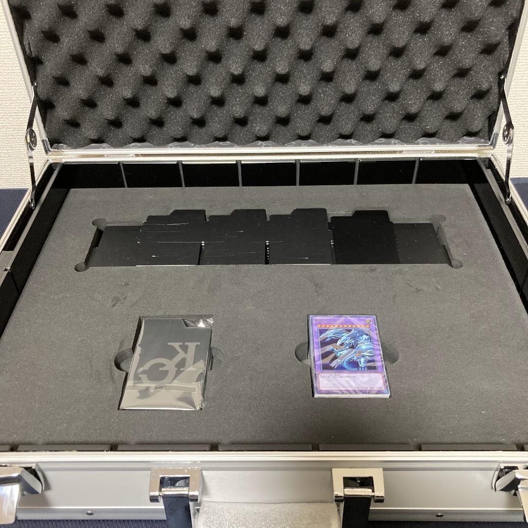 KONAMI アルミ トレーディングカードケース KCロゴ