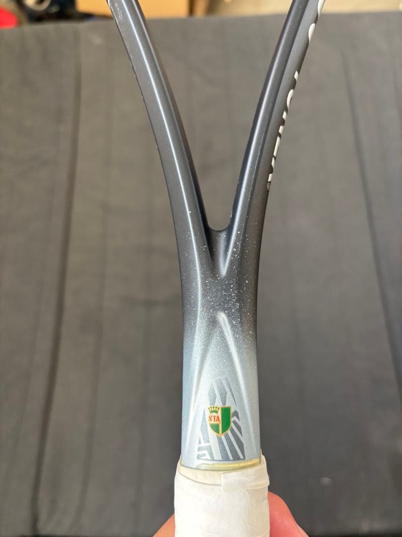 ボルトレイジ8s ソフトテニスラケット ガット硬式用のガット