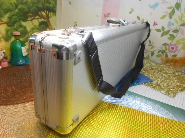 新品未使用(送料無料)11.980円　沖縄三線専用肩紐付一丁入アルミハードケース