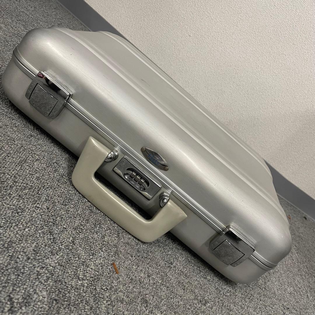 ゼロハリエバートン Elite by Zero アタッシュケース シルバー