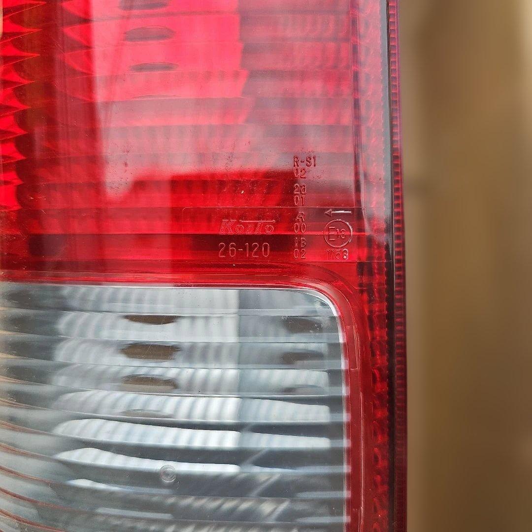 トヨタ KOITO コイト 26-120 ハイエース テールランプ ライト