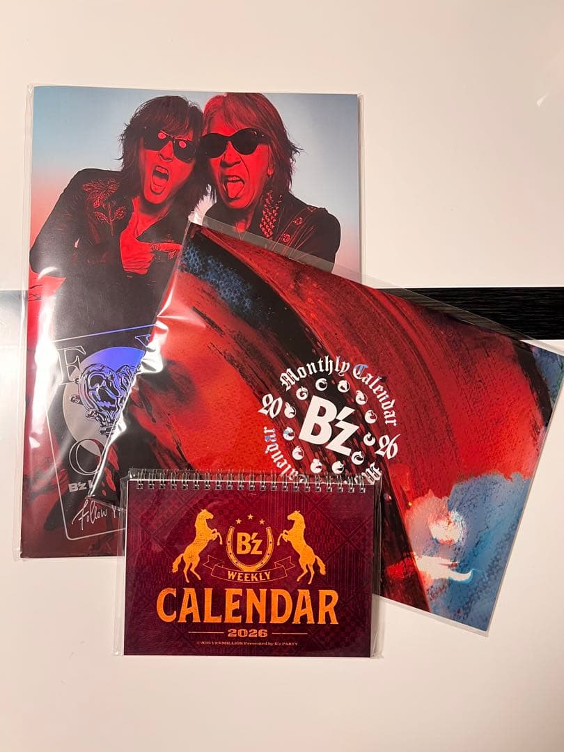 B'z 2026年カレンダー 壁掛け・卓上(パンフ付)