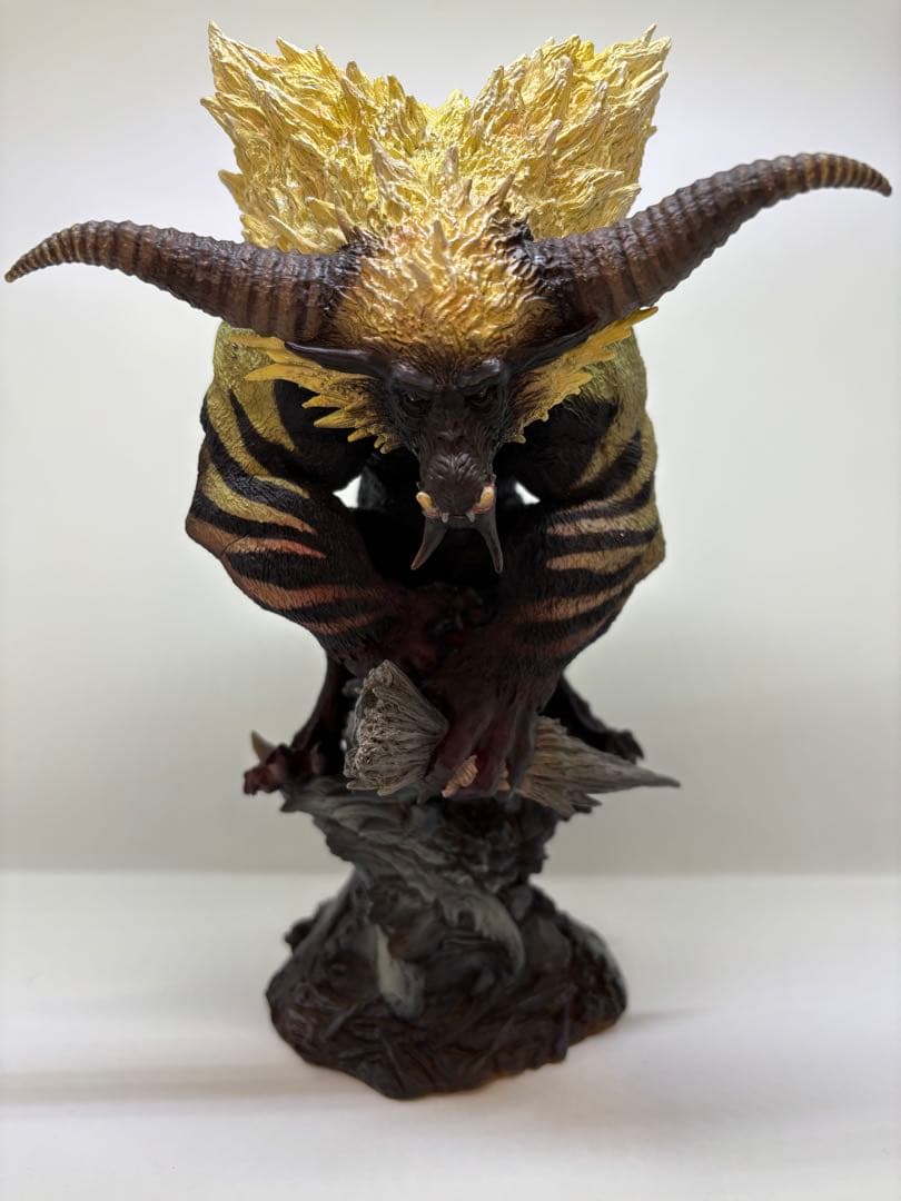 カプコンフィギュアビルダー クリエイターズモデル 金獅子 モンハン フィギュア