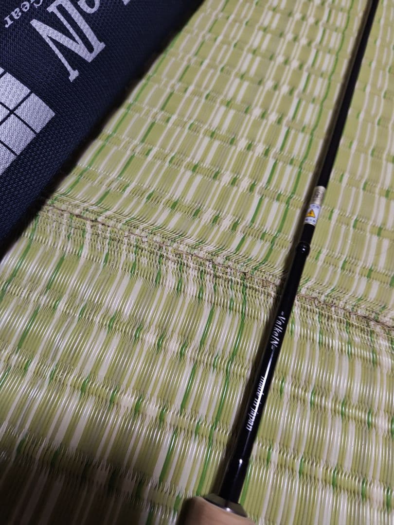 ValkeIN ブラックヴェスパイン　　61ML-H　ダーインスレイヴ