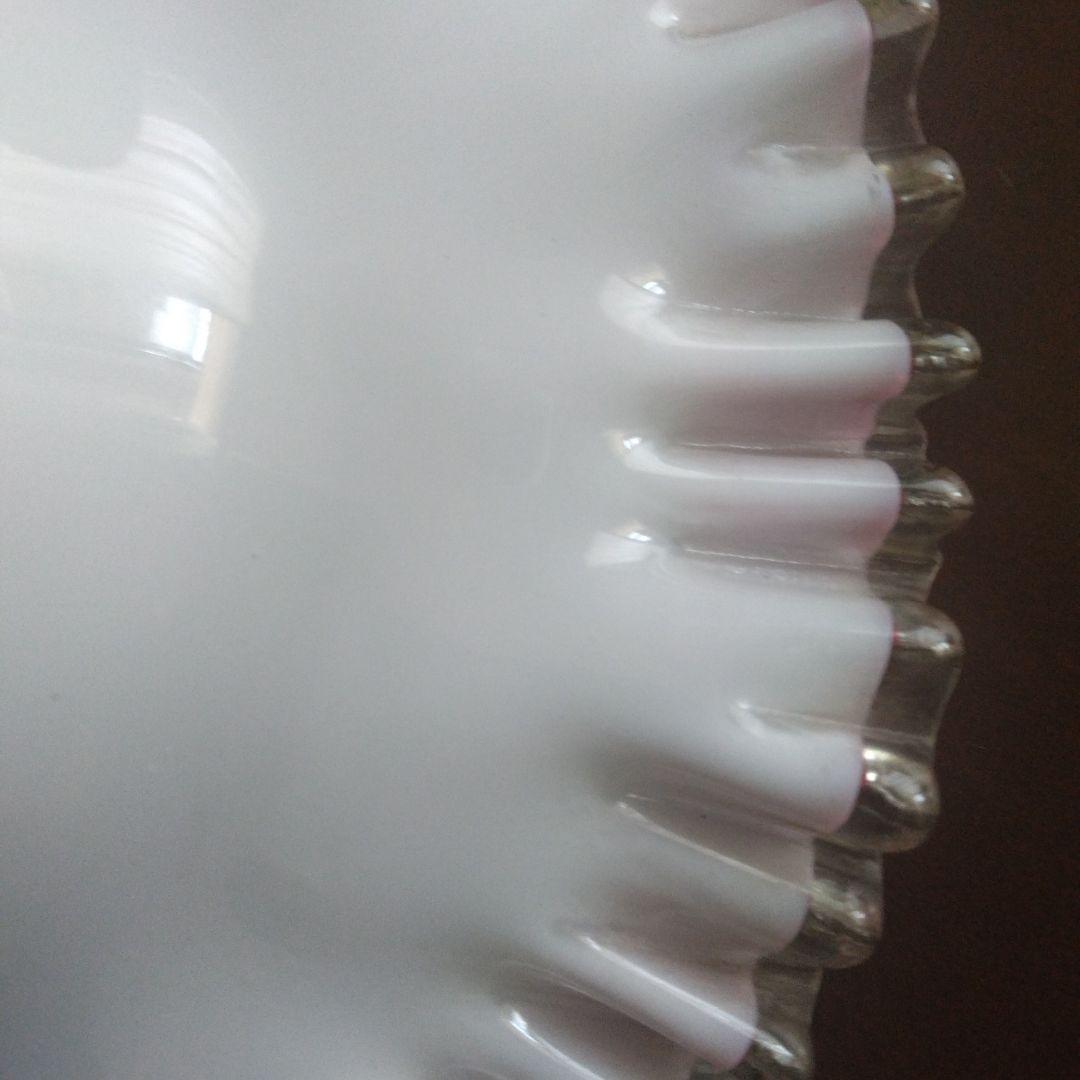 電気笠　電笠　ガラス　乳白色　フリル　レトロ　ペンダントランプ