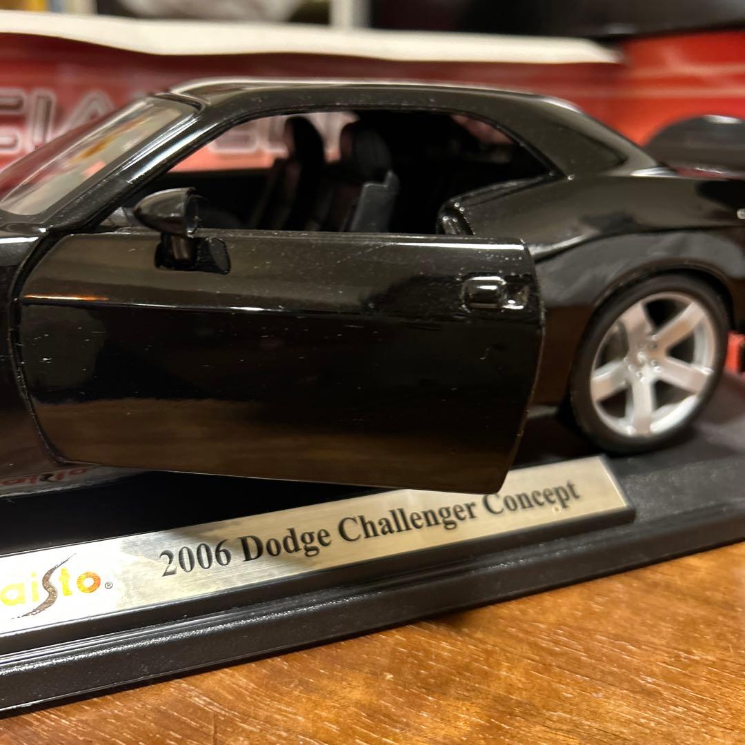 Maisto 2006 Dodge Challenger ブラック 1/18