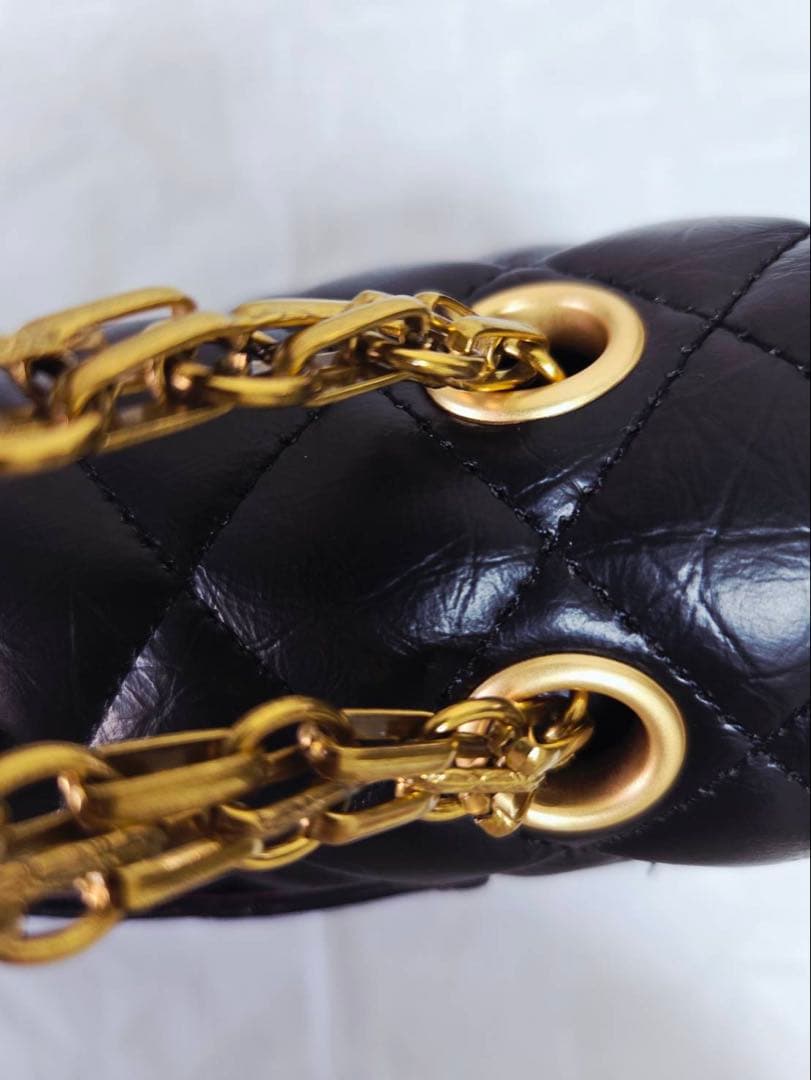 CHANELキルティングバッグ ゴールド金具付き