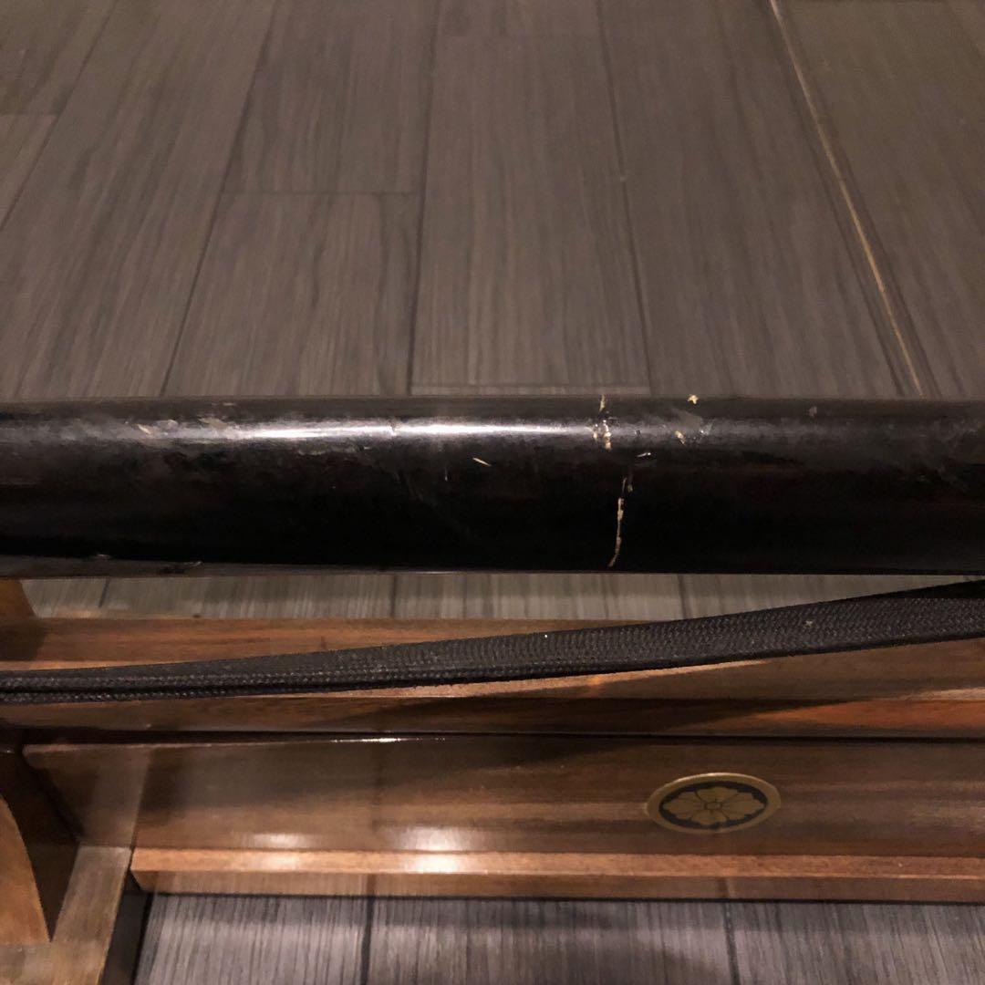 高級模造刀　樋入り刀身　革柄　居合刀　優波紋　黒拵え　太刀