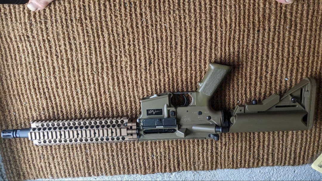 次世代電動ガンレシーライフル　　　 タンカラー ピカティニーレール