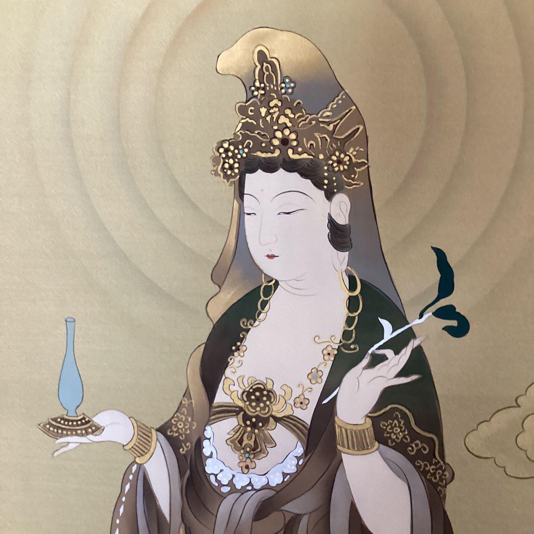 素　仙　筆　　【　絹本彩色画　・雲上観音図　】　自題共箱　軸先漆仕立木　610