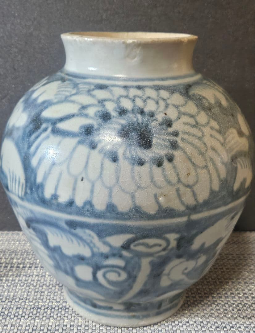 明朝 明代　中国古陶磁　中国南方系　青華　 古染付　花の図　胴継ぎ　壺　花入れ