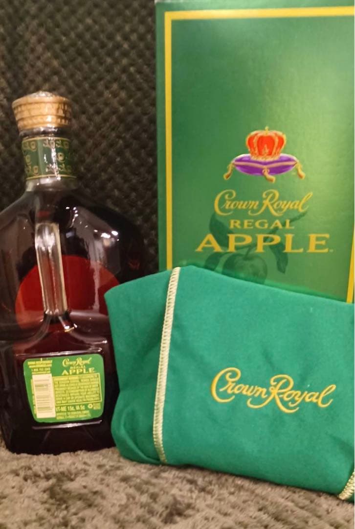 Crown  クラウンローヤル　ウィスキー アップル味　1.75L