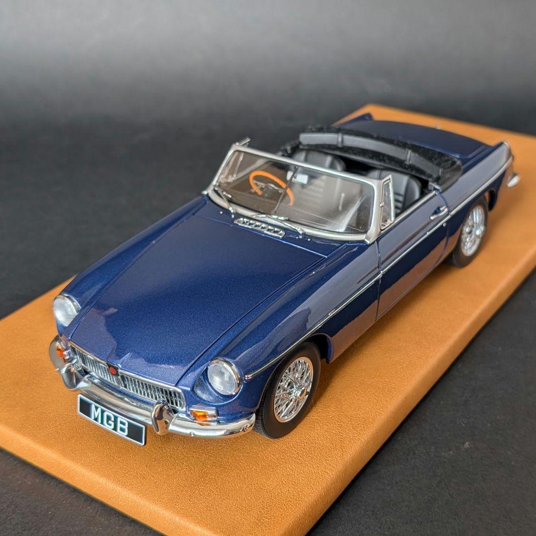 オートアート 1/18 MGB ロードスター MKⅡ PAGENT Blue