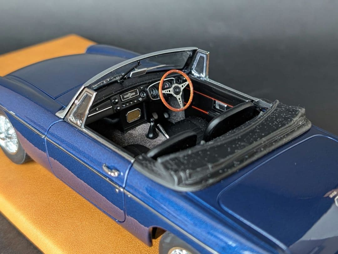 オートアート 1/18 MGB ロードスター MKⅡ PAGENT Blue