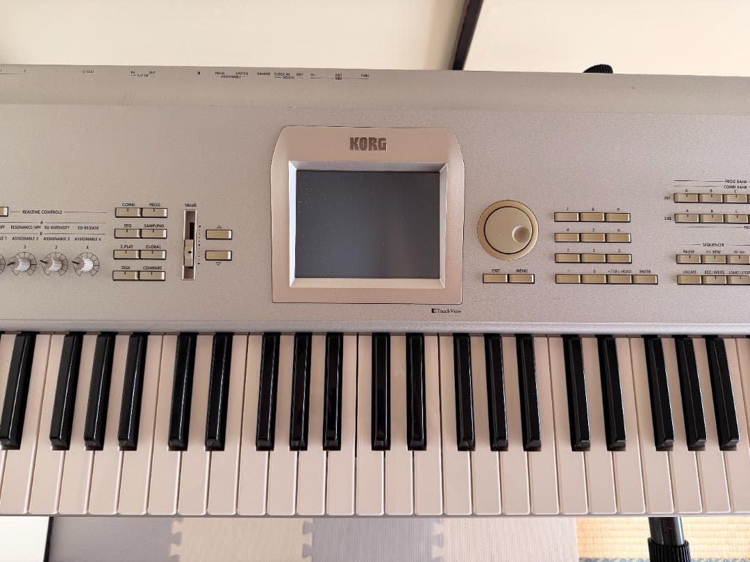 【美品】KORG TRITON V2 シンセサイザー
