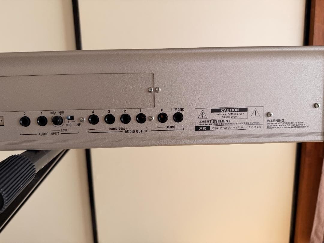 【美品】KORG TRITON V2 シンセサイザー