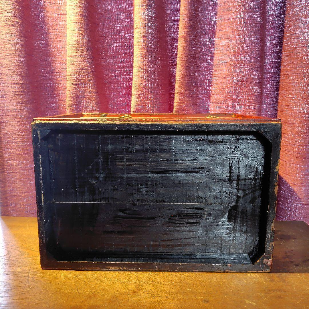 花柄の黒い木製箪笥 5引き出し