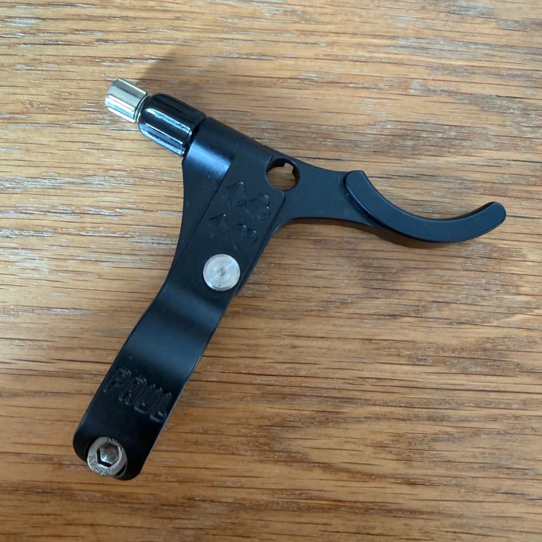 [未使用 新品 ] PAUL E-LEVER ブラック　右