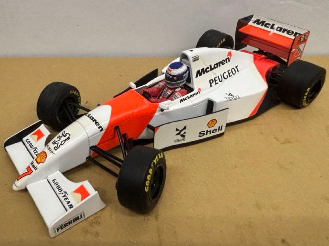 【ミニチャンプス　マクラーレンプジョー　MP4/9 1994年1/18】