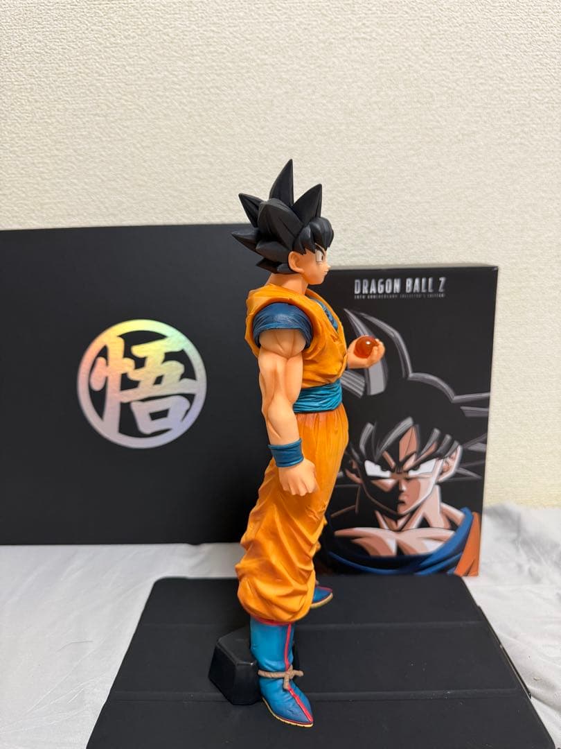 ドラゴンボールZ 30周年 孫悟空 フィギュア 30周記念 絵本付きます